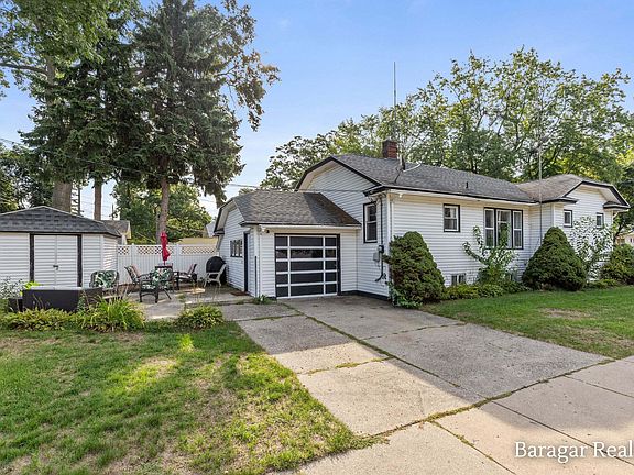 3rd image of 2292 Miner Ave