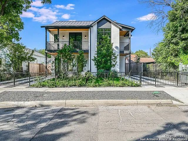 310 Lavaca St #101
