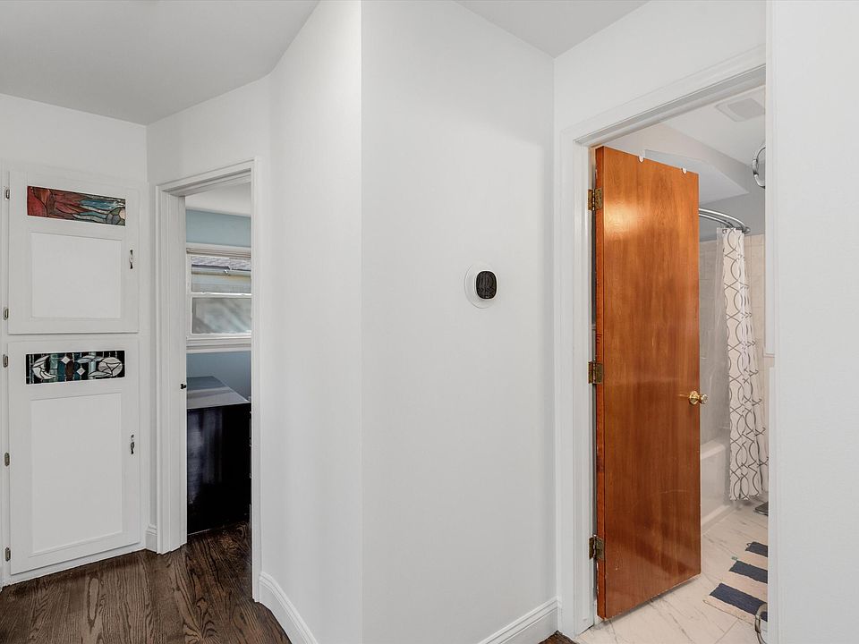29511 Grandon St, photo 5