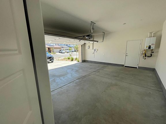 5th image of 32901 Gelder Cir