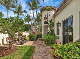 856 Spinnaker Dr W, Hollywood, FL 33019