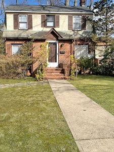 243 Steamboat Rd, Great Neck, NY, 11024