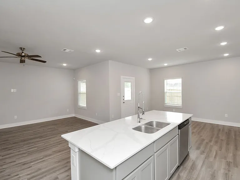 21047 Bay Village Dr #B — Photo 17