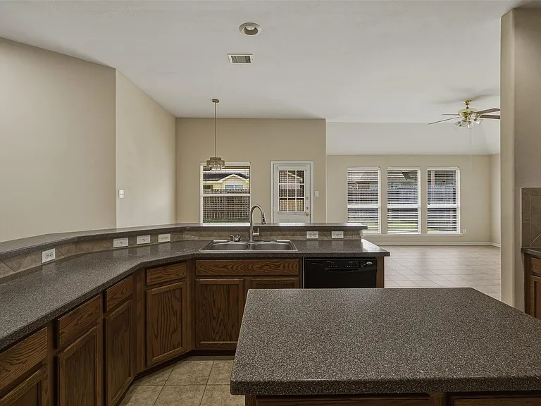8515 Clarkman Ridge Ln — Photo 10