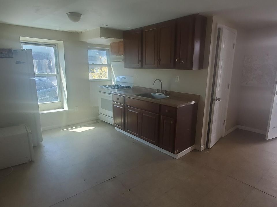 1st image of 56 Orange Ave APT 2