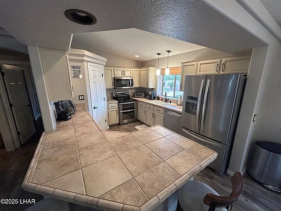 4th image of 3117 Jamaica Blvd S