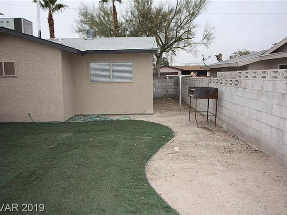 5th image of 300 Zion Dr