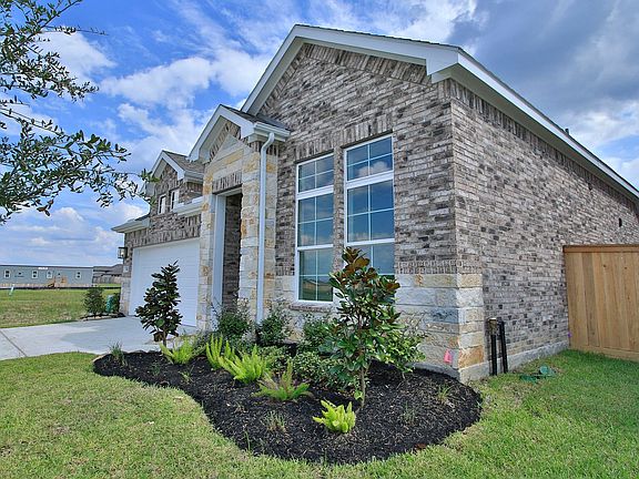 4th image of 80 Thickets Grove Dr