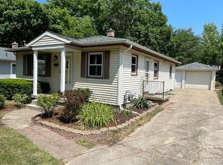 871 Carrier Creek Blvd NE, Grand Rapids, MI 49503