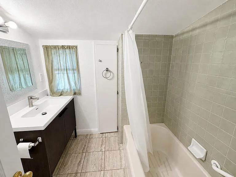 468 Jeffries Ave — Photo 29