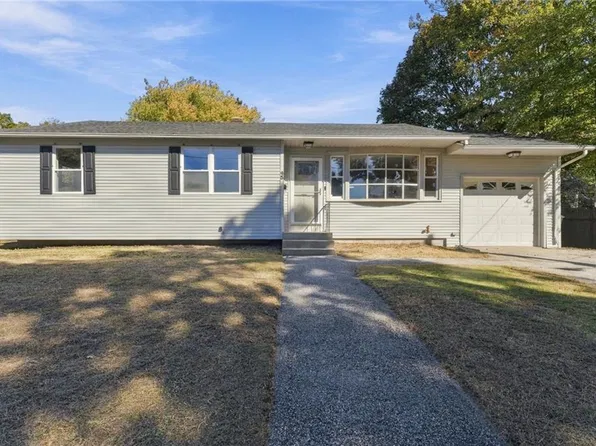 45 Dupont Cir, North Kingstown, RI 02852