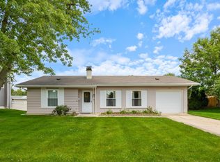 1470 Devonshire Ln, Hoffman Estates, IL 60169