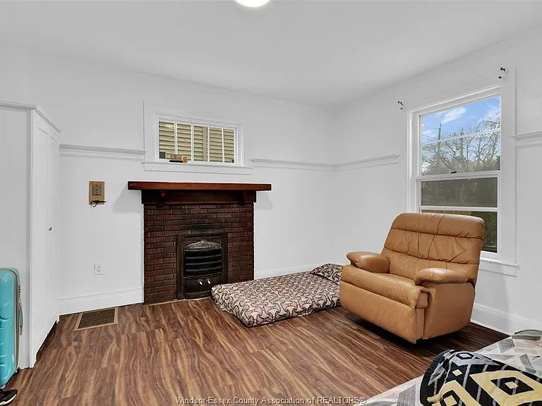 930 Church St #UPPER NO BSMT — Photo 8