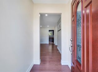 13 Oakley Ave, Massapequa, NY 11758