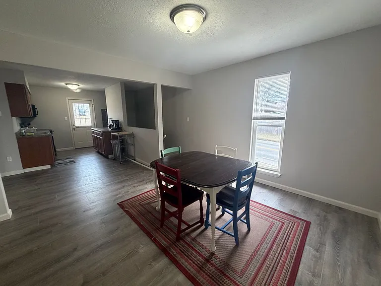 202 Wheaton Ct — Photo 6