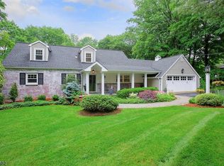10 Cherry Ln, Mendham, NJ 07945