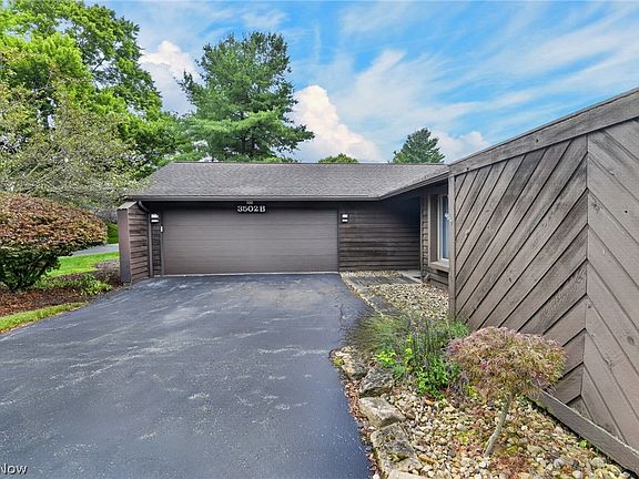 5th image of 3502 Somerset Dr Unit B