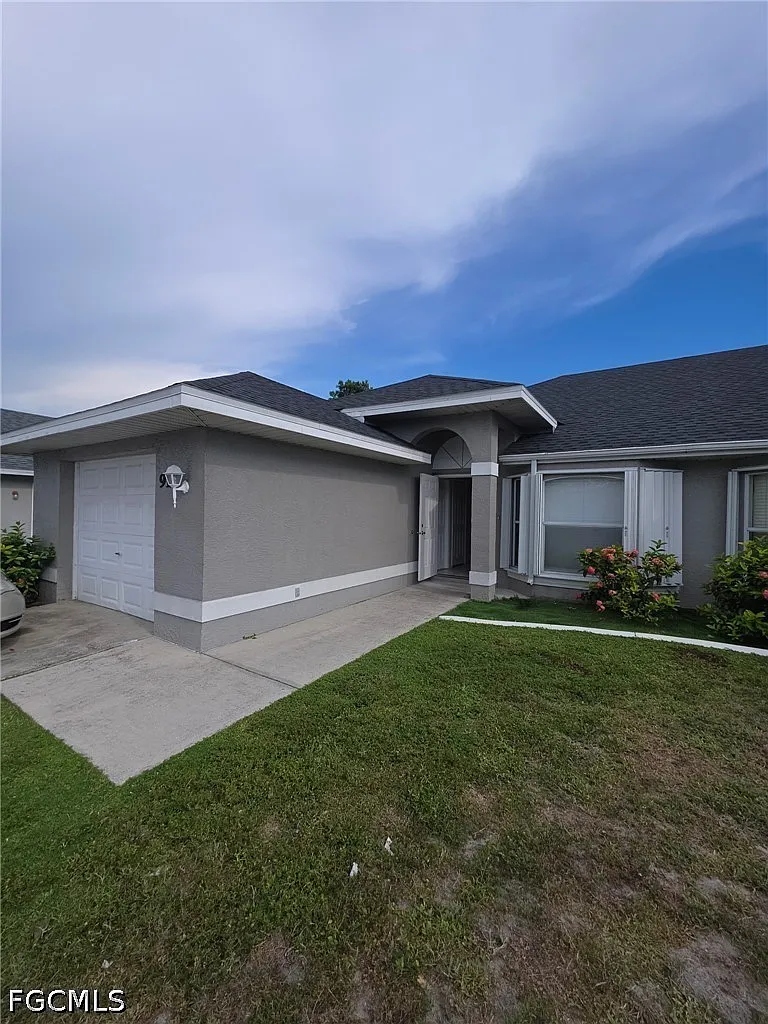 2 bed, 2.0 bath, 2256 sqft, $1,700 — Photo 1