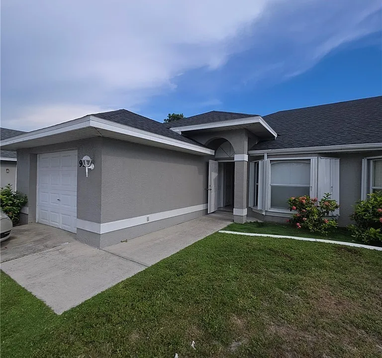 910 Cape Coral Pkwy W