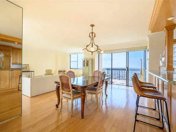 27110 Grand Central Parkway #19-O, Floral Park, NY 11005