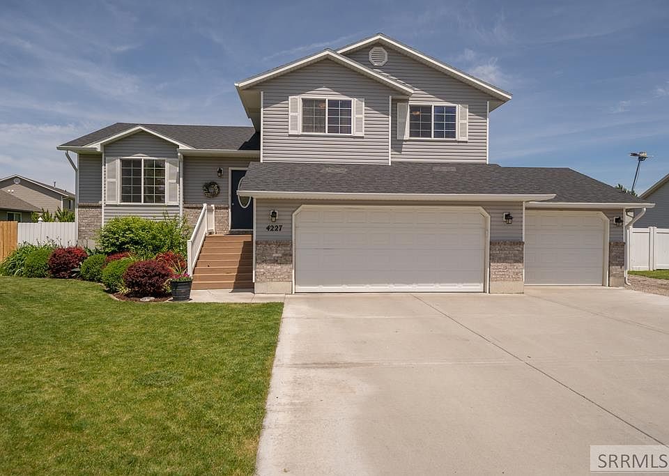 1st image of 4227 E Forest Glen Dr