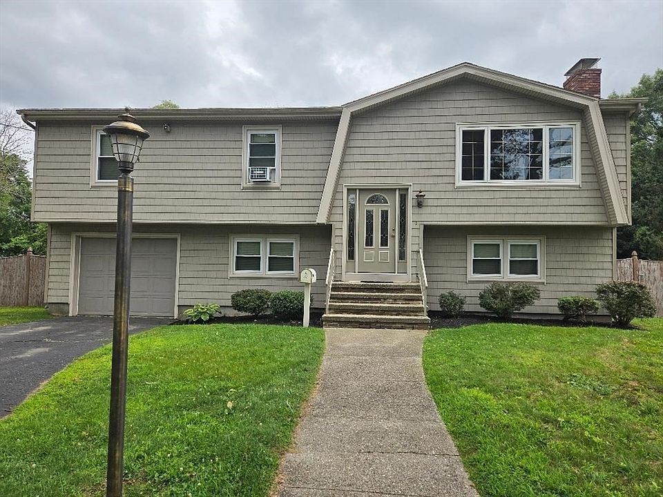 1st image of 64 Woolley Ave