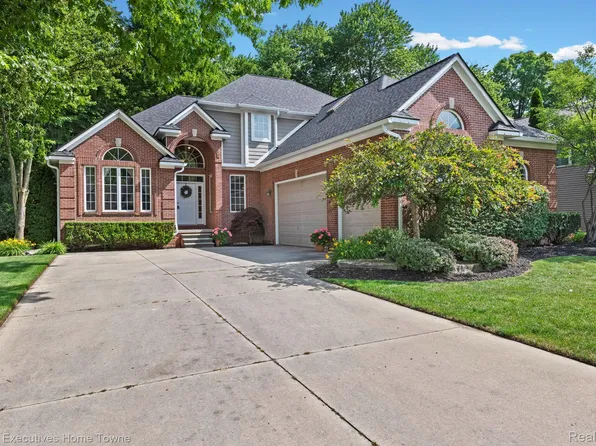 3830 Arlington Ave, Fort Gratiot, MI 48059
