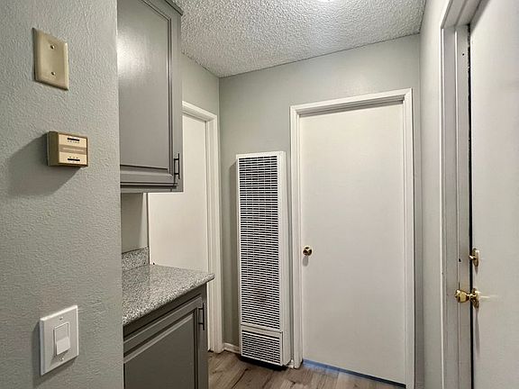 5th image of 754 Newport Ave #D
