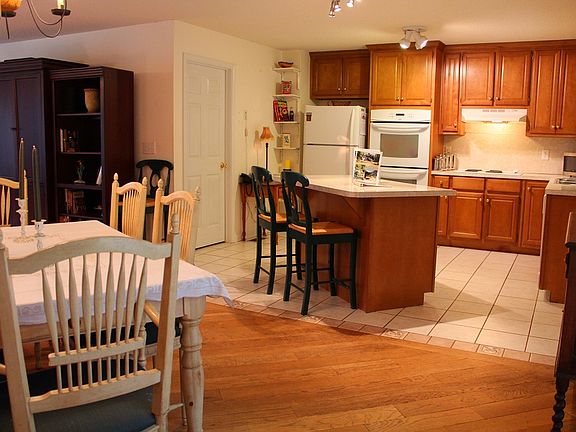 Open Concept Kit/Din/Living