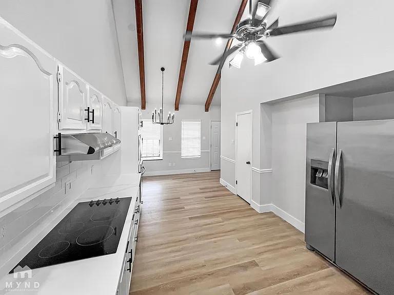 1215 Spring Lake Dr — Photo 8