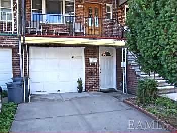 2nd image of 3881 Amundson Ave