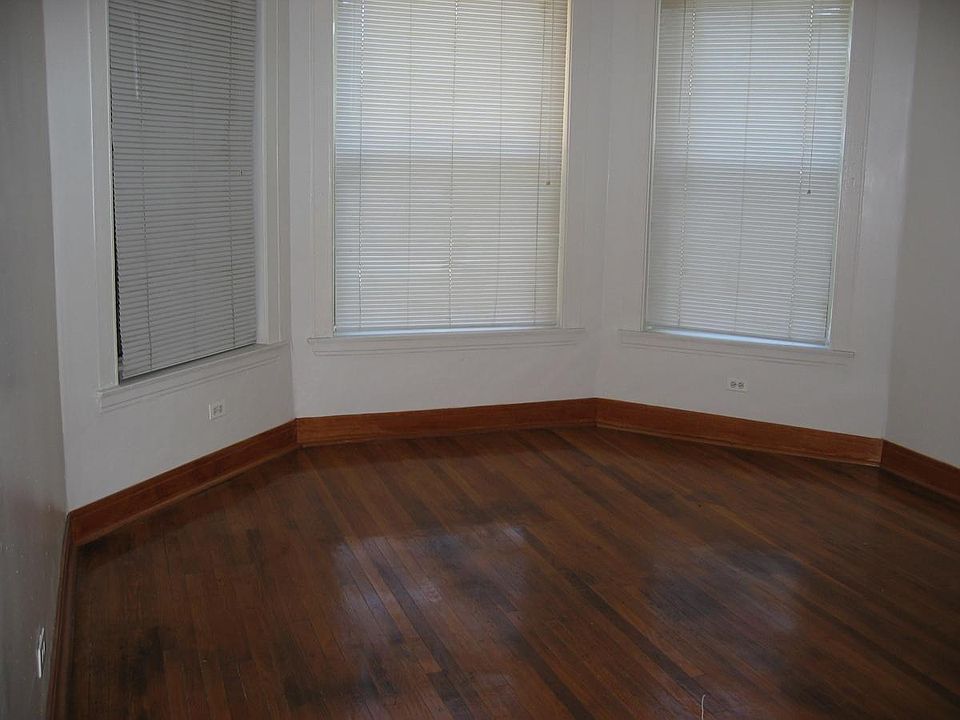 1st image of 3946 W Congress Pkwy #1