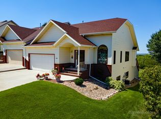 2910 Daytona Dr, Bismarck, ND 58503