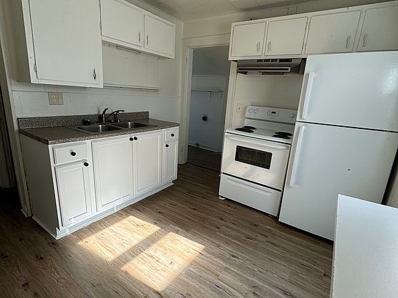 3rd image of 368 W National Dr