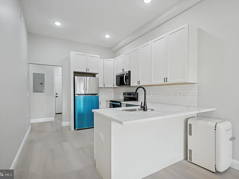 103 N 63rd St #5-5-5 — Photo 3