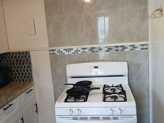 3rd image of 4231 McConnell Ave