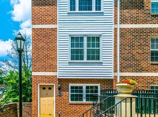 3002 S Glebe Rd, Arlington, VA 22206