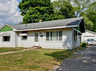 1118 N Madison St, Woodstock, IL 60098