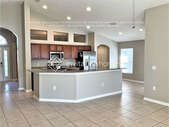 5th image of 2520 Arrowpointe Dr