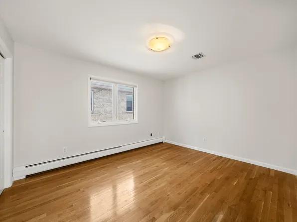 229 Franklin Avenue image 16 of 27