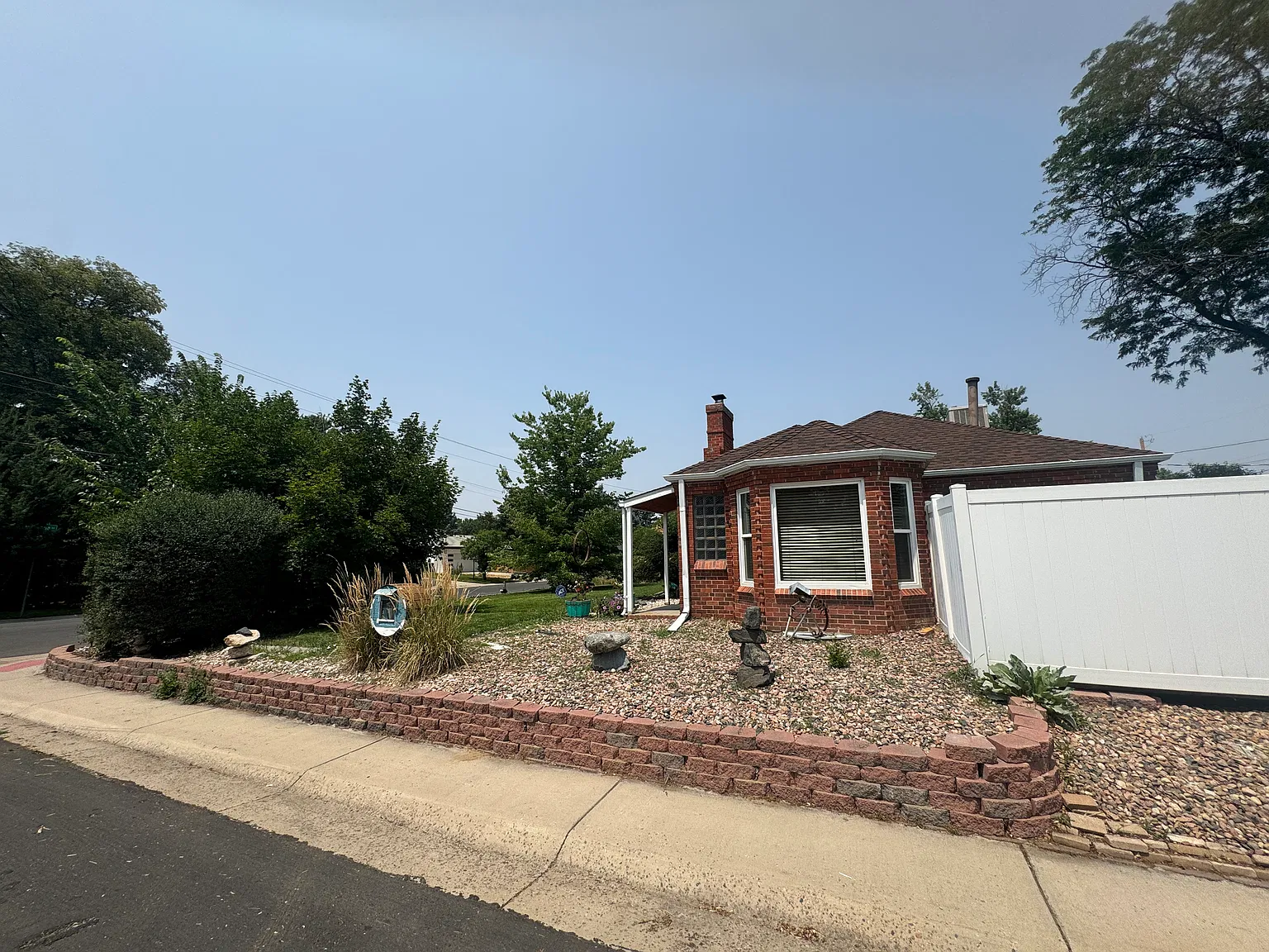 2800 Magnolia St — Photo 2