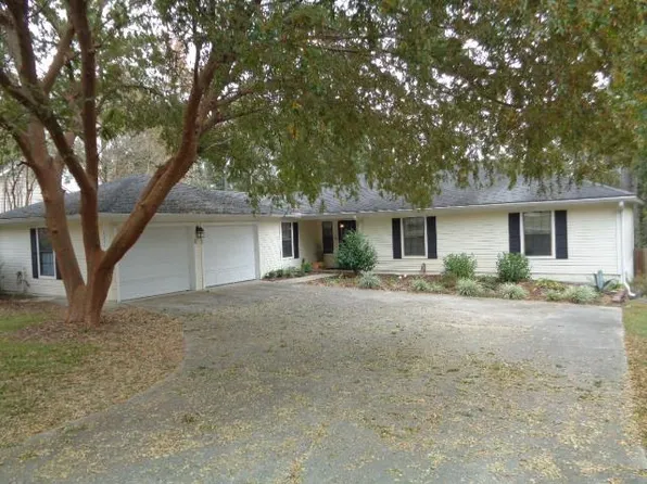2301 S Sherwood Dr, Valdosta, GA 31602