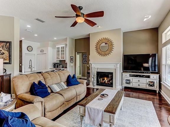 3rd image of 32548 Willow Parke Cir