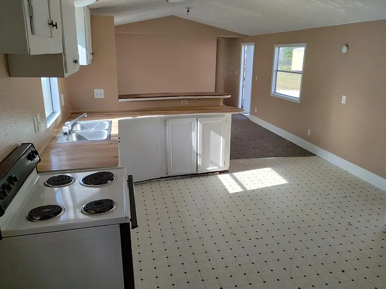 120 SE Camelot Loop — Photo 6