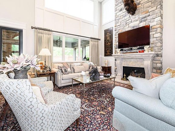 3rd image of 1825 Saint Ives Cir