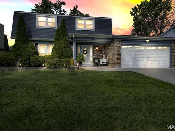 4 Lost Dutchman Dr, Saint Peters, MO 63376