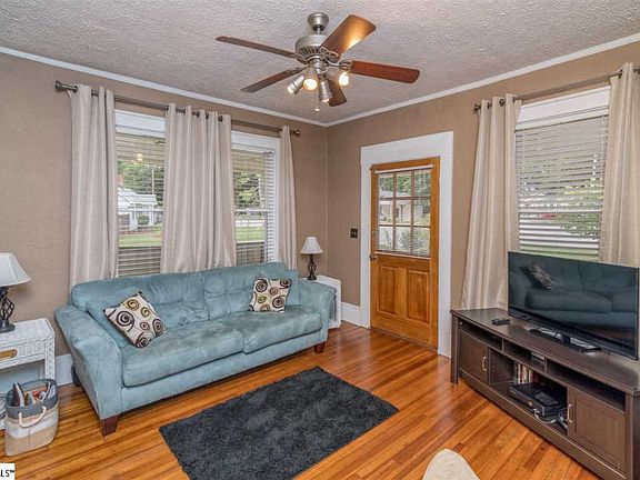 4th image of 221 Brockman Ave