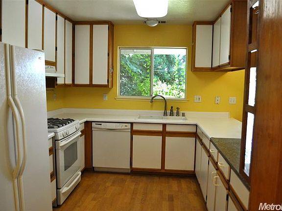 3rd image of 2231 Shasta Dr