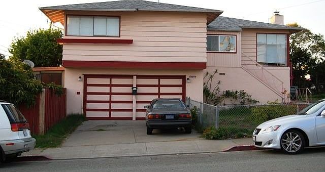 1st image of 221 Holly Ave