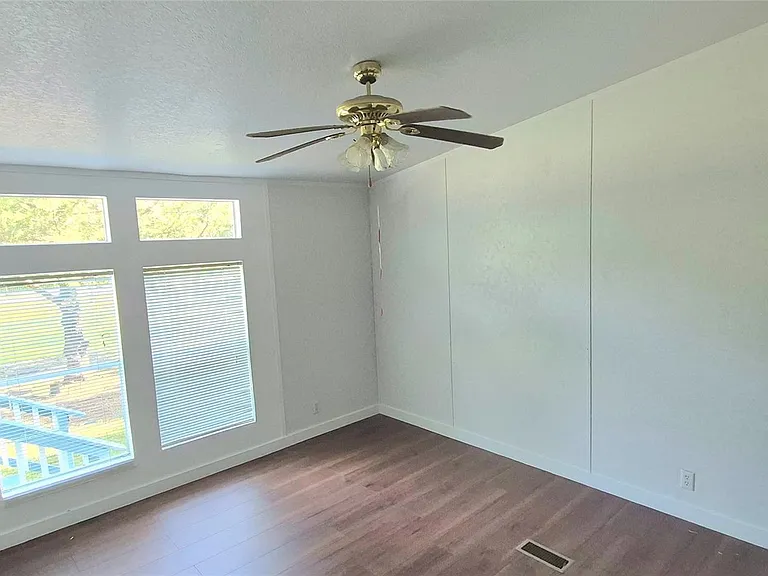 24430 Oak Hollow Blvd — Photo 25